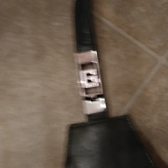 Guess purse - Picture 3 of 4